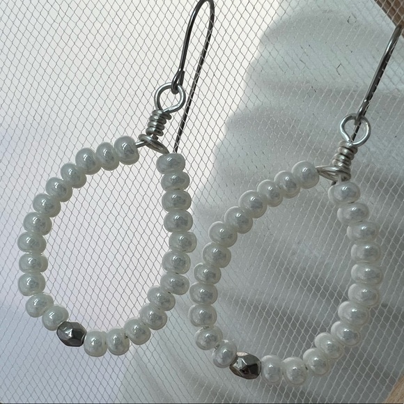 WHITE Pearl Glass Beaded Earrings - Picture 3 of 11